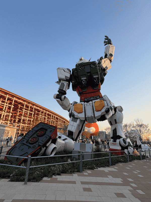 ガンダム後ろ姿